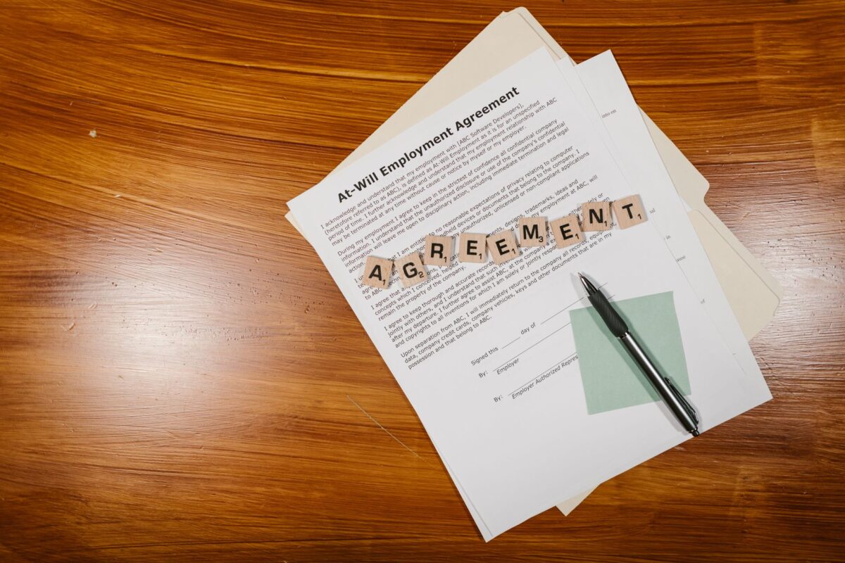 cumuler salariat micro relire contrat travail